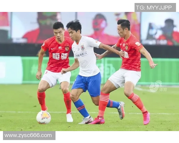 成都足球队以75分领跑世界锦标赛积分榜展现强大实力